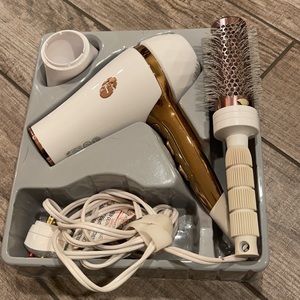 T3 Featherweight blow dryer